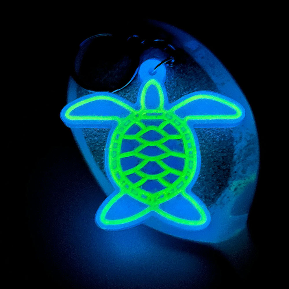 Lee's Art Studio glow in the dark turtle shape resin keychain glowing view