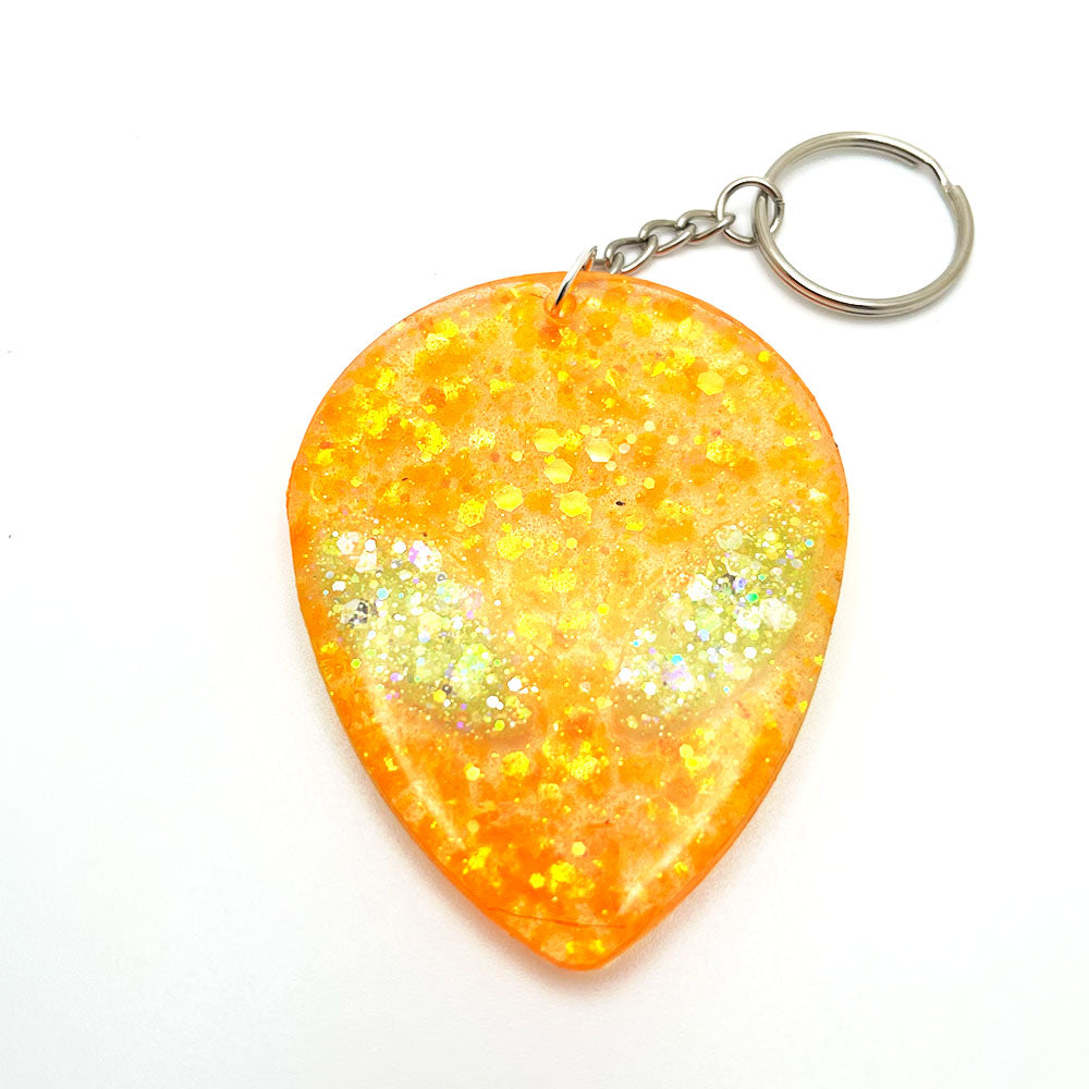 Lees Art Studio chunky glitter glow in the dark alien head resin keychain